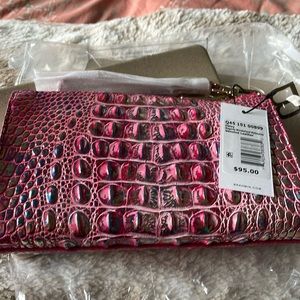 NWTs Magenta Wonderland Daisy